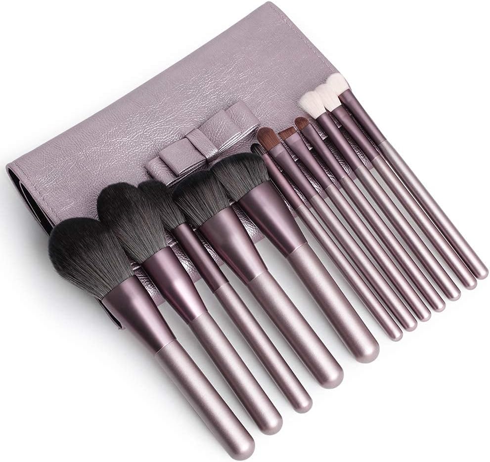 12Pcs Makeup Brushes Set Foundation Blending Face Powder Blush Concealers Eyeshadow Make Up Brush Set with Carrying Bag